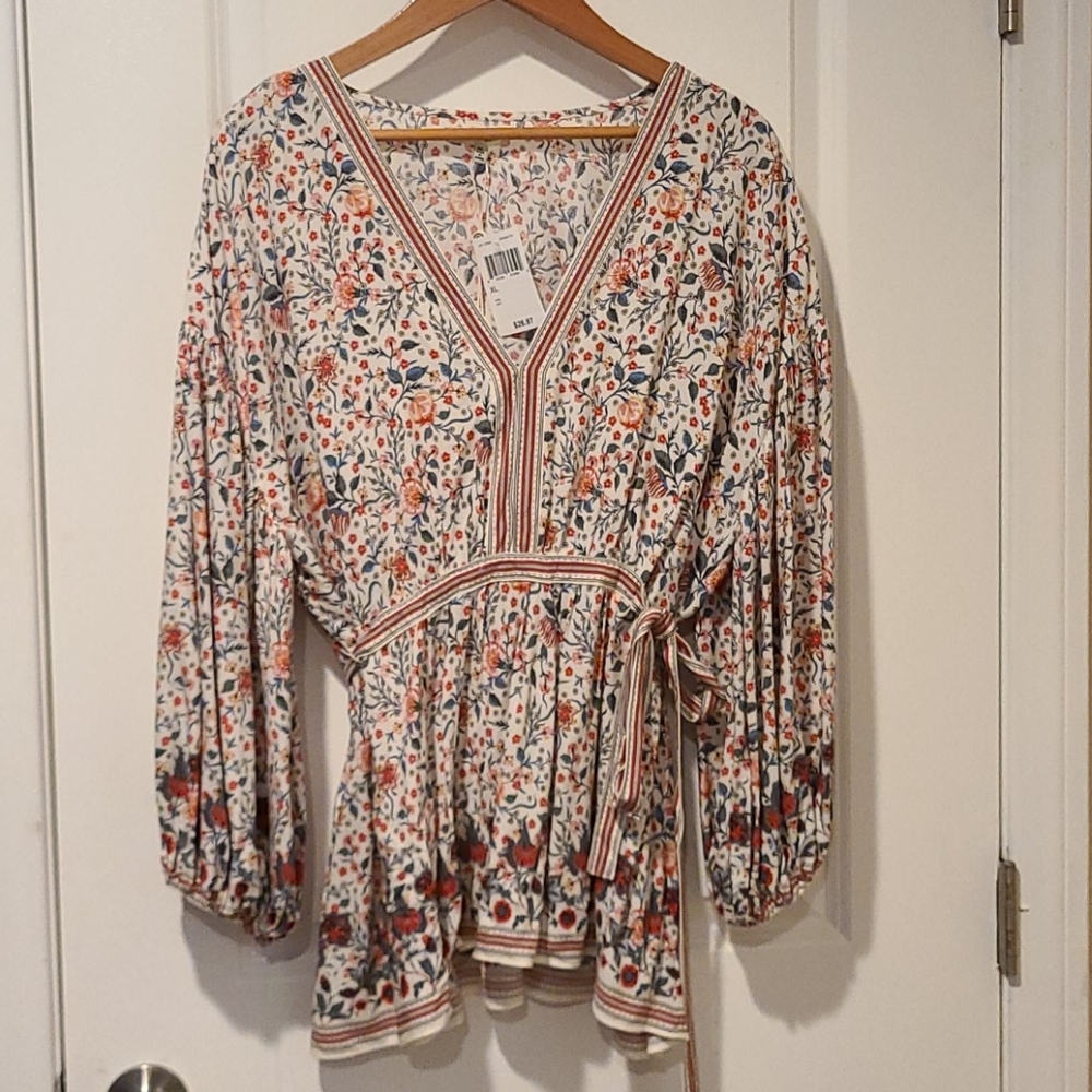 Max Studio floral blouse- Brand New!